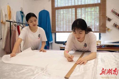 青青子衿,悠悠我心——雷竞技raybet官网版下载国学研究院汉服传承创业综述