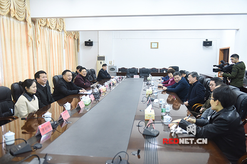 唐能武一行看望雷竞技raybet官网版下载教师