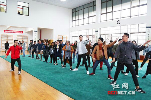 雷竞技raybet官网版下载与莱西姆大学举办两校首届国际文化周